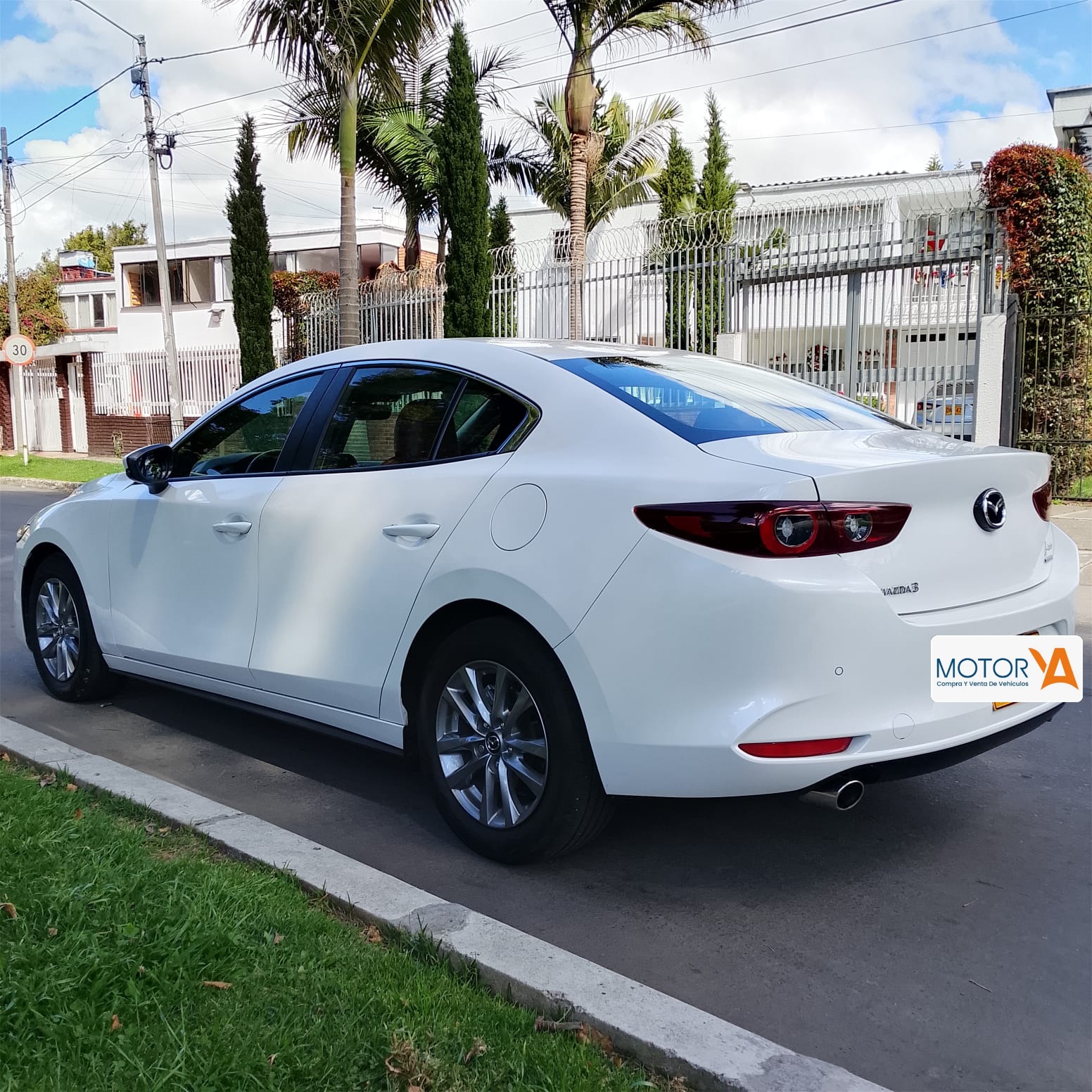 MAZDA 3 TOURING HIBRIDO 2024 - Imagen 12