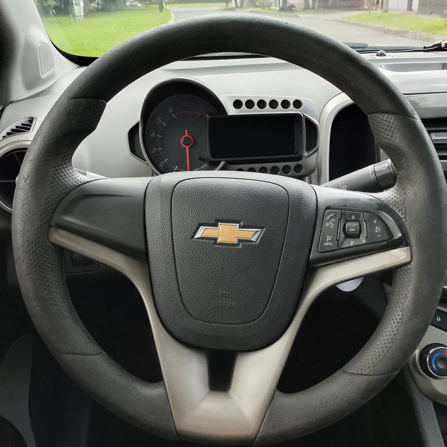 CHEVROLET SONIC LT 2014 - Imagen 4