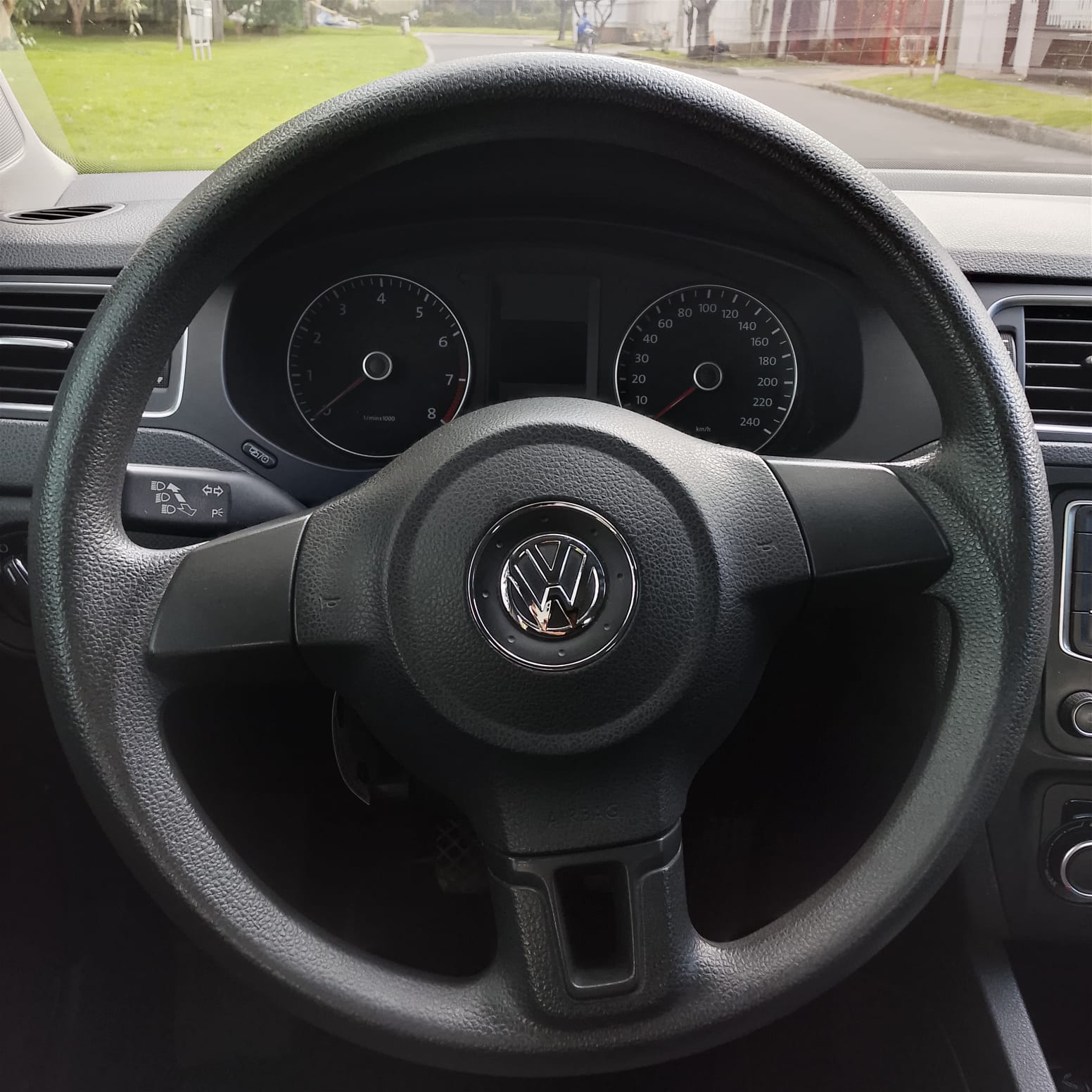 VOLKSWAGEN NUEVO JETTA 2014 - Imagen 4