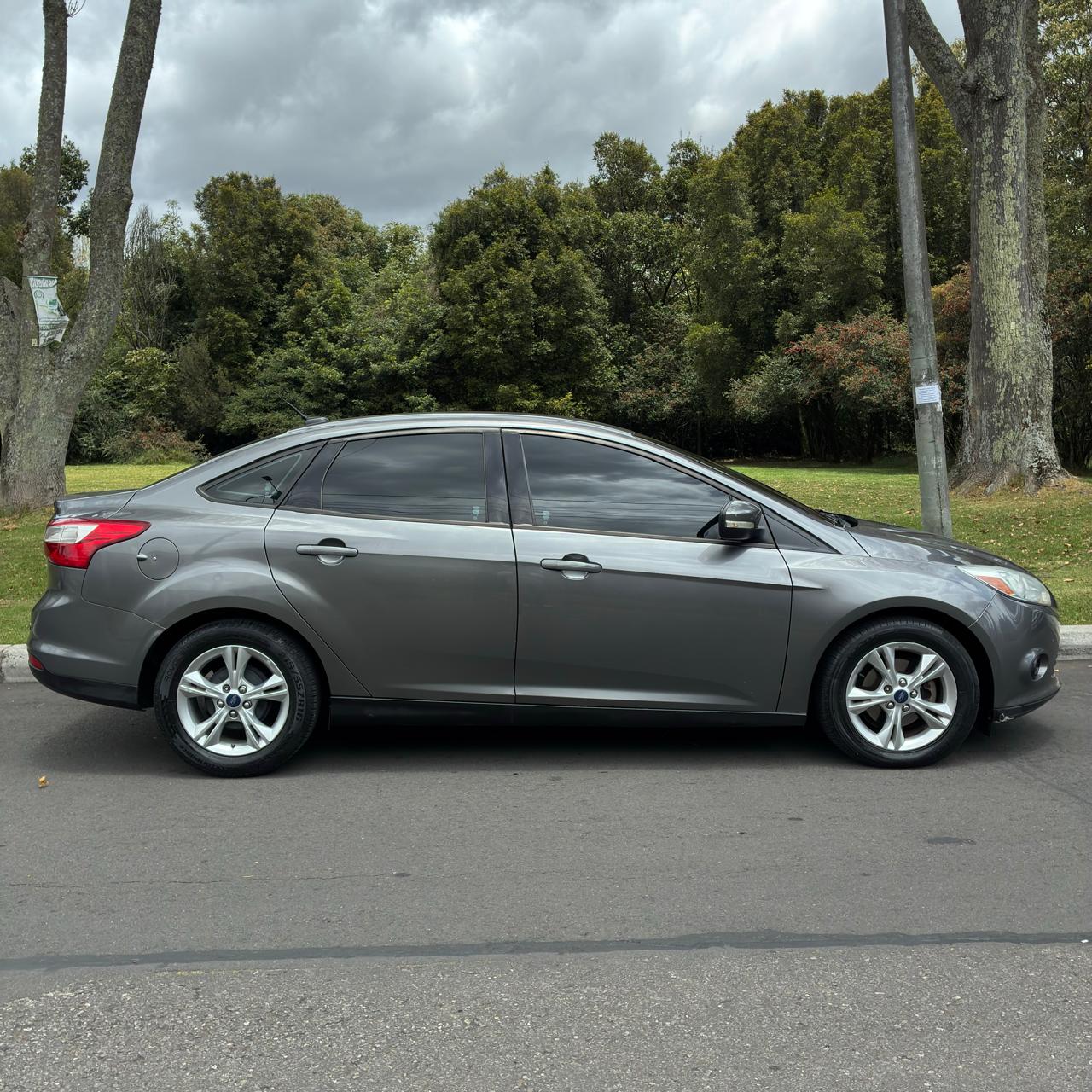 FORD FOCUS SE AUTOMÁTICO 2013 🚗🔥 - Imagen 4