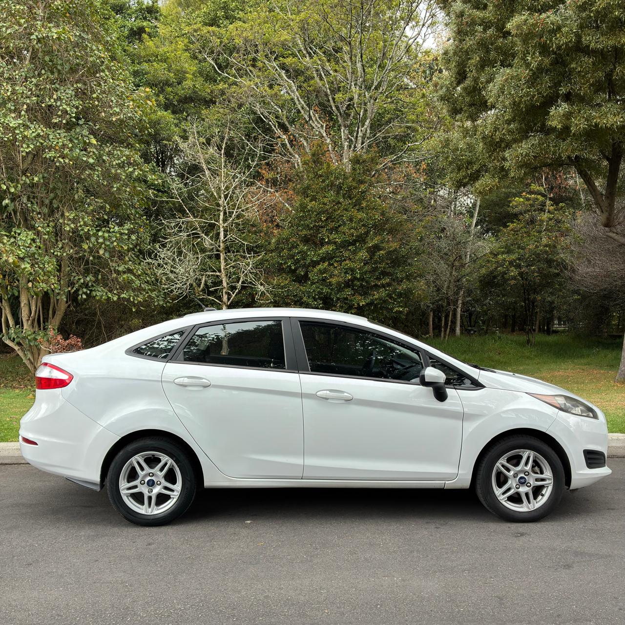 FORD FIESTA SE 2017 MECÁNICO 1.6 - Imagen 14