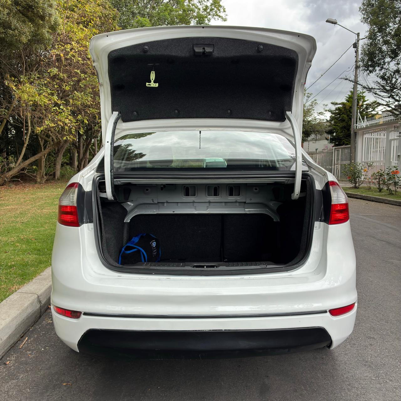 FORD FIESTA SE 2017 MECÁNICO 1.6 - Imagen 8
